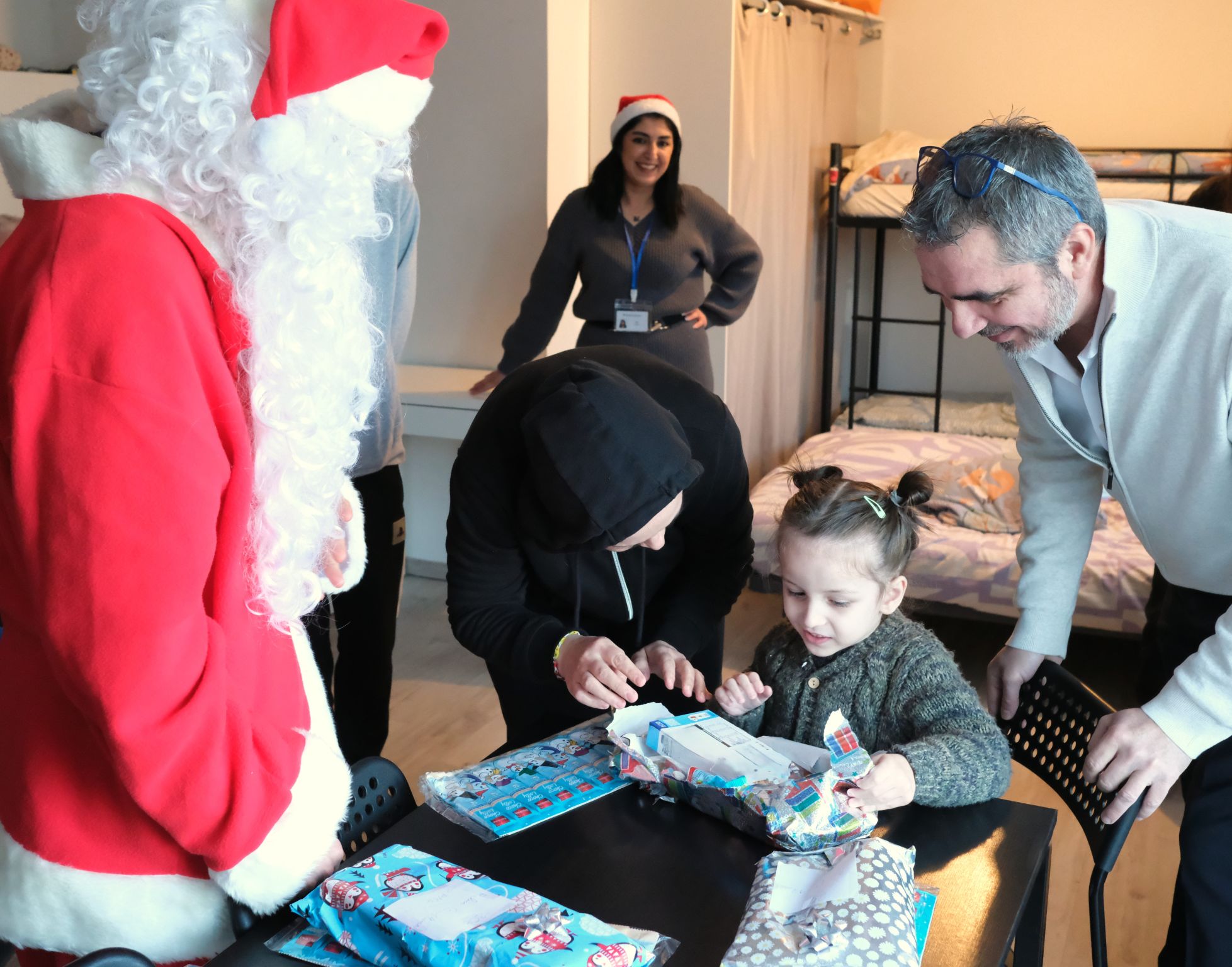 Noël solidaire 2025 : La Maison des Loges fait vivre l’esprit de partage auprès des familles hébergées